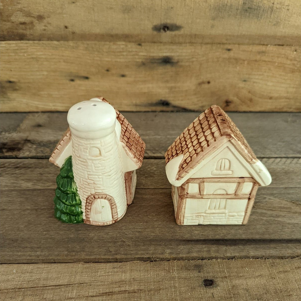 Vintage 1950s Ceramic Rustic Farmhouse Barn and Silo Salt and Pepper Shakers